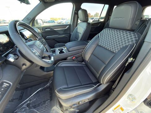 New 2026 GMC Acadia Denali w/ Super Cruise Package image 11