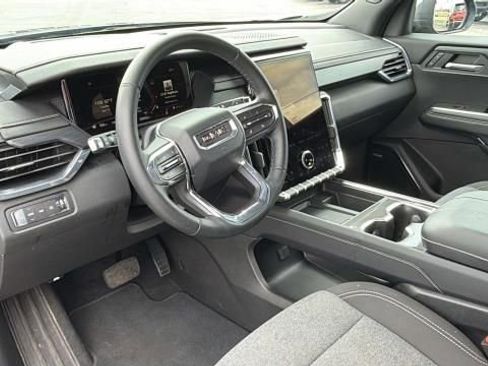 Certified 2025 GMC Acadia Elevation AWD/4WD image 11