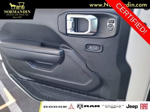 Certified 2025 Jeep Wrangler Unlimited Rubicon AWD/4WD image 15
