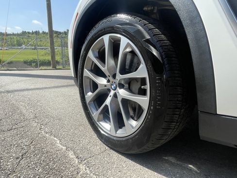 Used 2019 BMW X5 xDrive50i w/ Executive Package AWD/4WD image 11