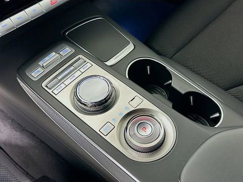 Certified 2025 Genesis GV70 3.5T Sport image 17