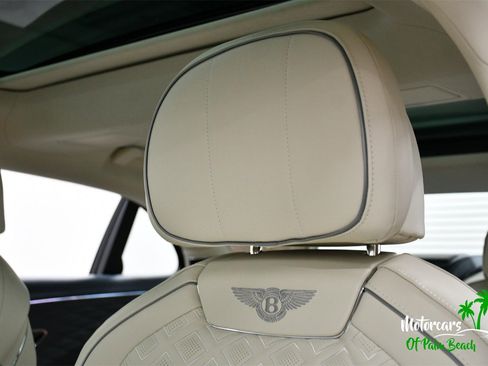 Used 2023 Bentley Flying Spur W12 image 24