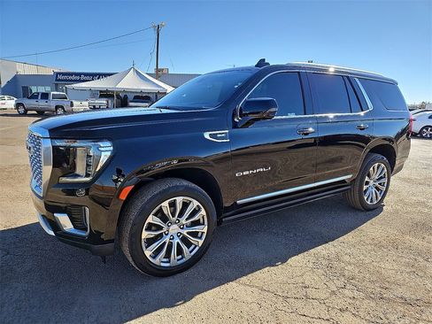 Used 2021 GMC Yukon Denali w/ Denali Premium Package image 2