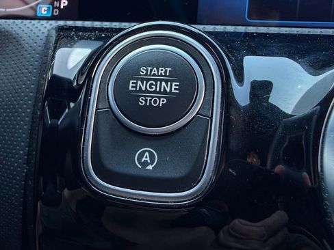 Used 2025 Mercedes-Benz CLA 250 4MATIC image 13