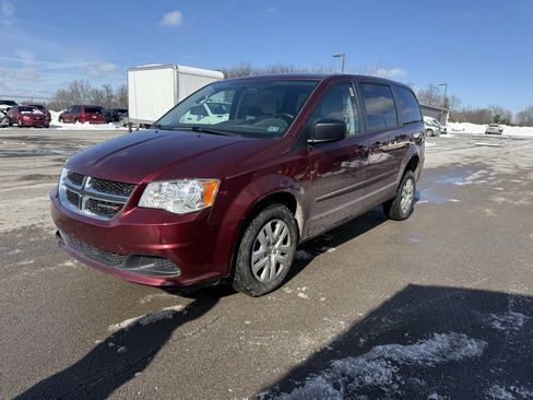 Used 2016 Dodge Grand Caravan SE w/ Quick Order Package 29E SE image 3
