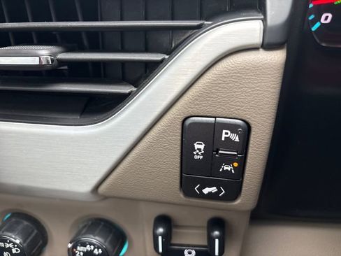 Used 2019 GMC Yukon SLT w/ Premium Edition image 42