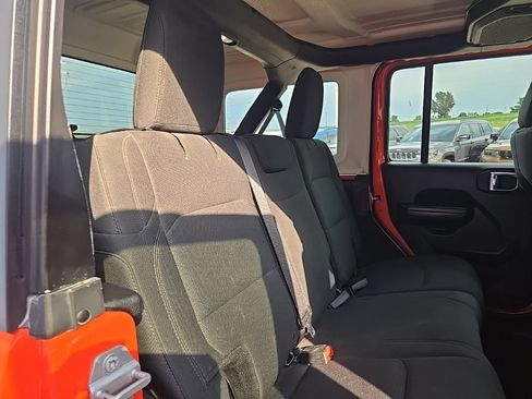 Used 2018 Jeep Wrangler Unlimited Sport S AWD/4WD image 76