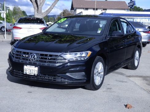Used 2019 Volkswagen Jetta S image 25