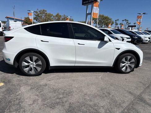 Used 2022 Tesla Model Y Long Range AWD/4WD image 15