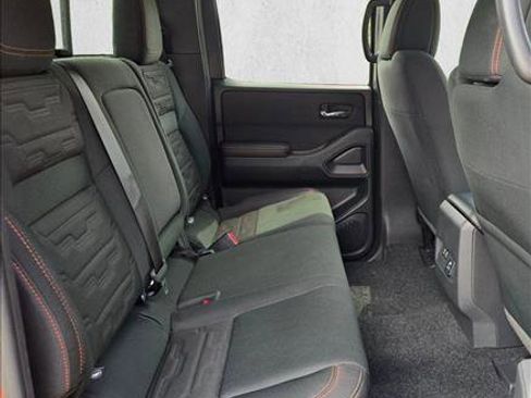 Used 2025 Nissan Frontier PRO-4X w/ Pro Convenience Package AWD/4WD image 17