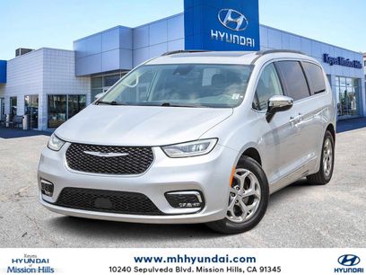 Used 2023 Chrysler Pacifica Limited