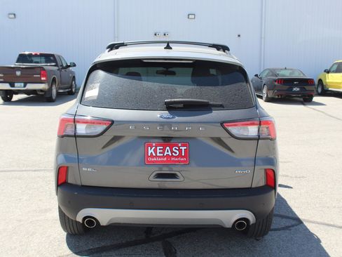 Used 2022 Ford Escape SEL image 3