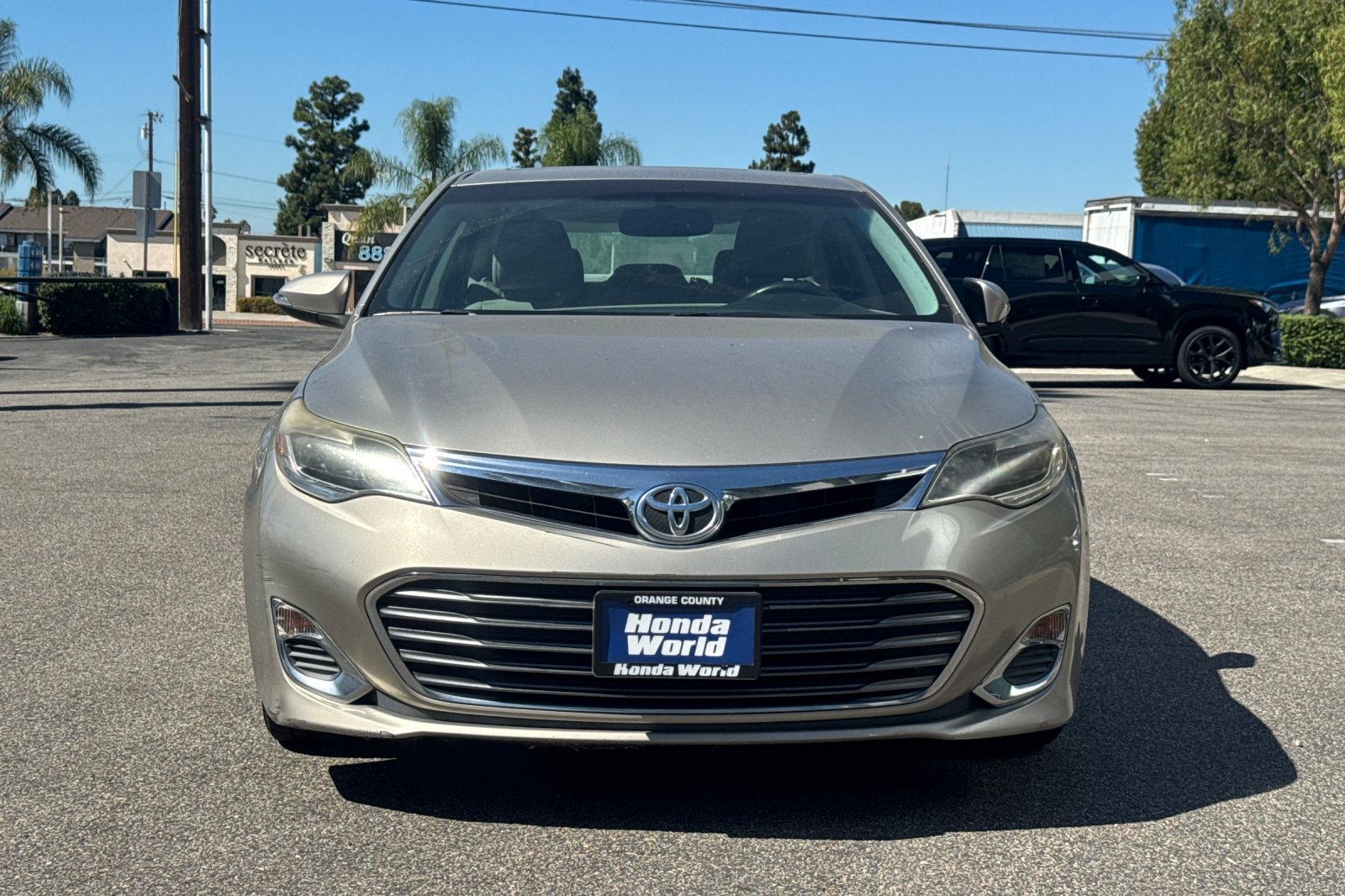 Used 2013 Toyota Avalon XLE Premium FWD image 3