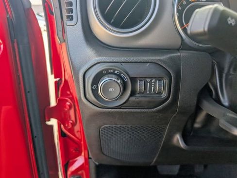 Used 2022 Jeep Wrangler Unlimited Sport AWD/4WD image 11
