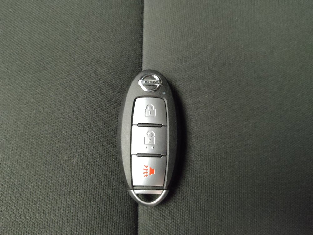 Used 2023 Nissan Rogue S FWD image 32