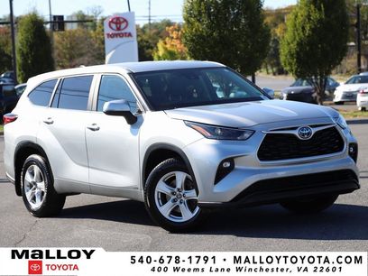 Used 2023 Toyota Highlander LE