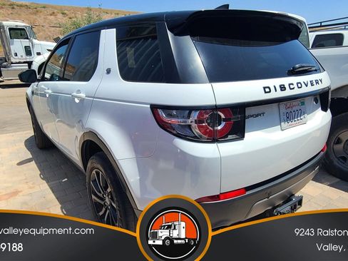 Used 2018 Land Rover Discovery Sport SE AWD/4WD image 4