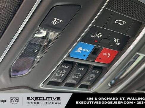 Used 2023 Jeep Grand Cherokee Trailhawk w/ Luxury Tech Group III AWD/4WD image 22