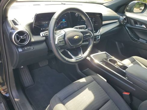 Used 2025 Chevrolet Equinox LT AWD/4WD image 17
