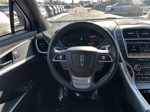 Certified 2019 Lincoln Nautilus Premier image 14