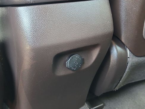 Used 2017 Hyundai Santa Fe Sport FWD image 22