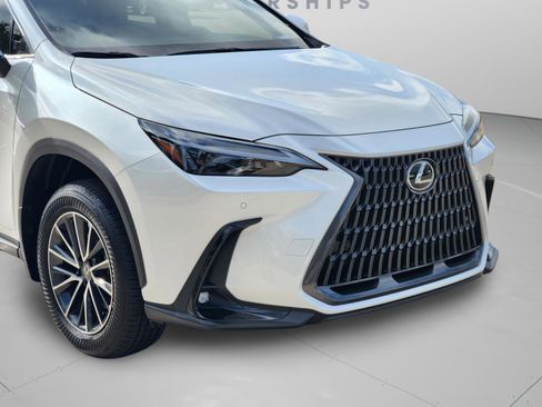 Used 2025 Lexus NX 350h AWD w/ Accessory Package (Z2) image 31