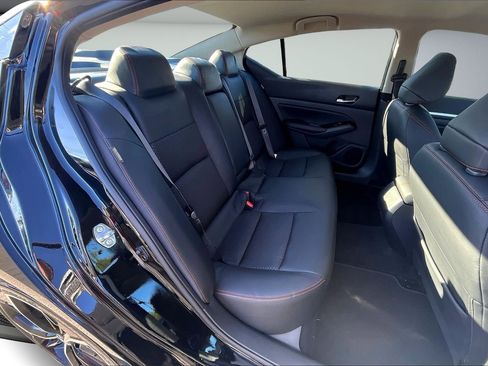 New 2025 Nissan Altima 2.5 SR image 9