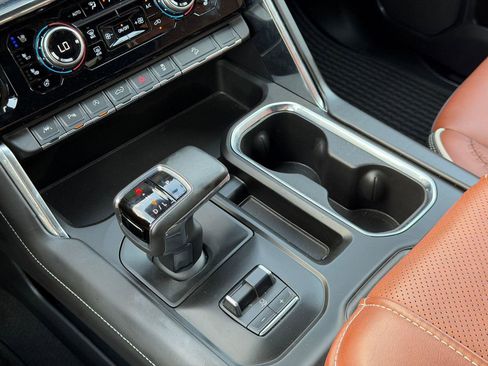 Used 2025 GMC Sierra 1500 Denali Ultimate image 6