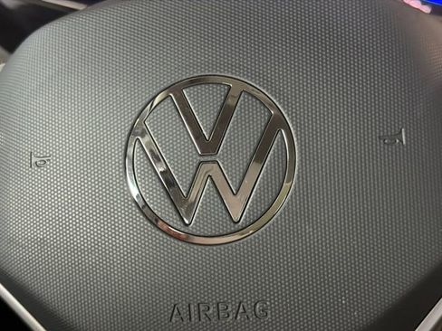 Used 2022 Volkswagen Jetta SE image 5