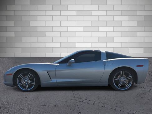 Used 2008 Chevrolet Corvette Base image 2
