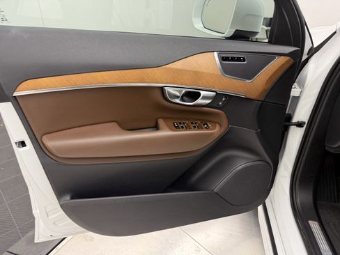 Certified 2023 Volvo XC90 B5 Plus w/ Protection Package Premier AWD/4WD image 10