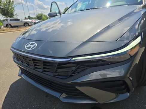 New 2025 Hyundai Elantra Blue image 30