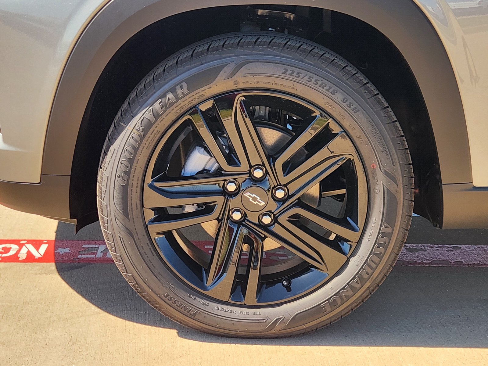 New 2026 Chevrolet Trax ACTIV w/ Sunroof Package FWD image 12