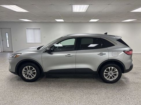 Used 2022 Ford Escape SE image 5