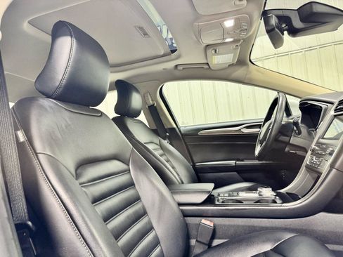 Used 2019 Ford Fusion SEL FWD image 10