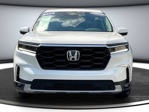 Used 2025 Honda Pilot EX-L image 2
