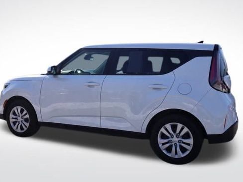 Used 2025 Kia Soul LX image 7