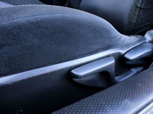 Used 2017 Toyota 86 image 12