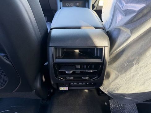 New 2026 Jeep Grand Cherokee Limited w/ Limited Altitude Package AWD/4WD image 23