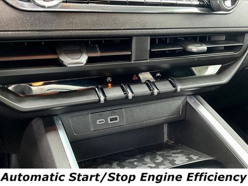 Used 2025 Chevrolet Colorado Trail Boss image 16