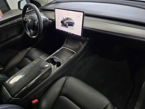 Used 2023 Tesla Model Y AWD image 5
