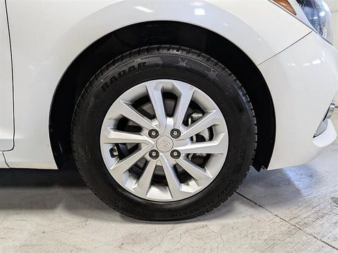 Used 2022 Hyundai Accent SEL FWD image 12