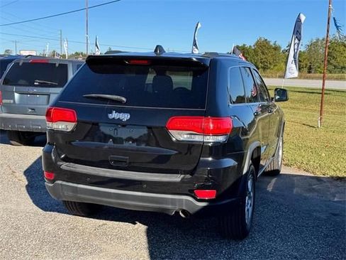 Used 2017 Jeep Grand Cherokee Laredo w/ Quick Order Package 2BE image 4