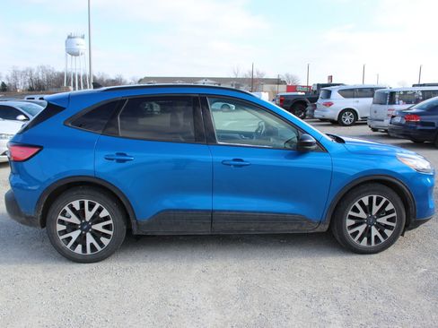 Used 2020 Ford Escape SE Sport image 7
