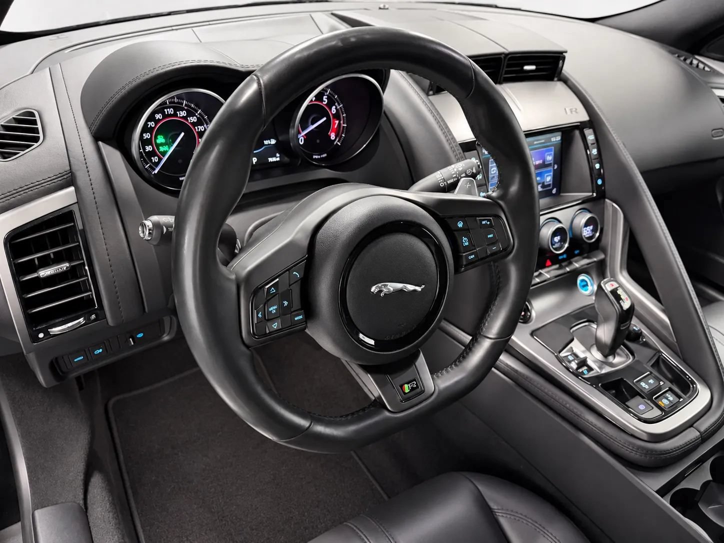 Used 2017 Jaguar F-TYPE R AWD/4WD image 10