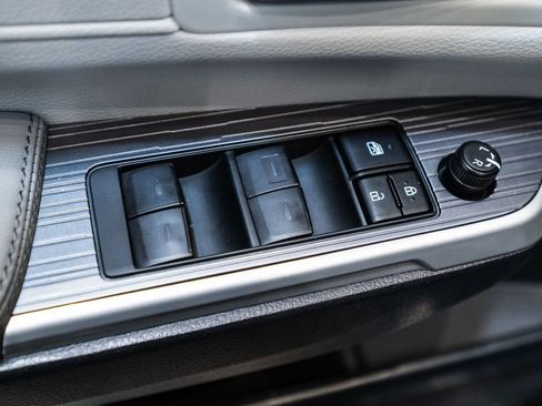 Used 2025 Toyota Sienna XLE image 15