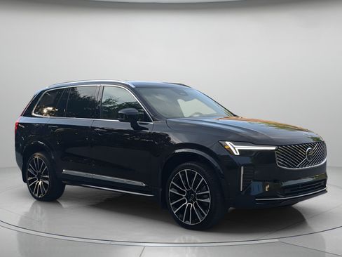 Used 2026 Volvo XC90 B6 Plus w/ Protection Package Premier AWD/4WD image 38
