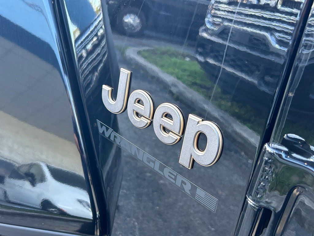 Used 2025 Jeep Wrangler Unlimited Rubicon 392 AWD/4WD image 30
