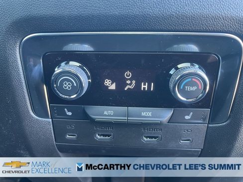 New 2025 Chevrolet Suburban Premier image 17