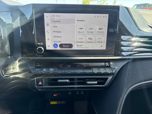 Used 2025 Toyota Camry LE FWD image 17